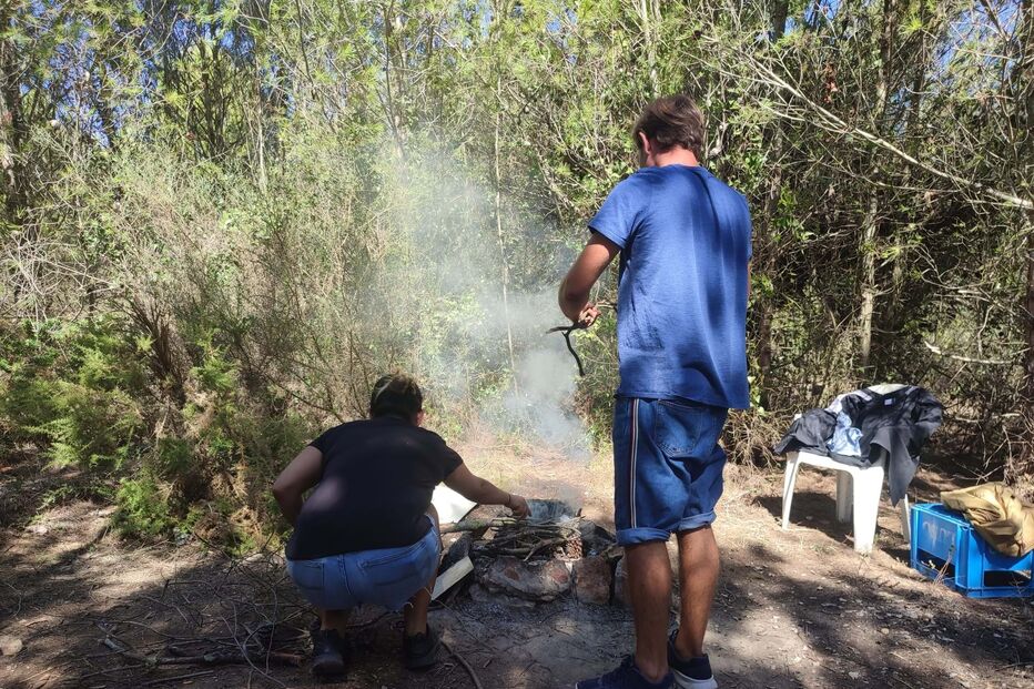 Várias pessoas vivem agora em tendas na QUinta dos Ingles, perto da praia de Carcavelos