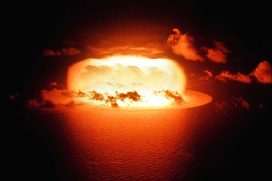 Explosão de teste de bomba atómica