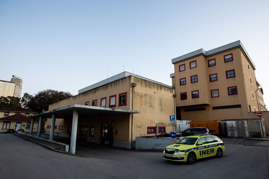 Família de doente que morreu no hospital Curry Cabral invade hospital e agride enfermeiros