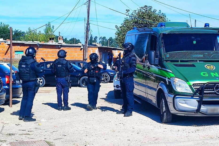 Prisão preventiva para dois jovens suspeitos de série de assaltos violentos em Aveiro