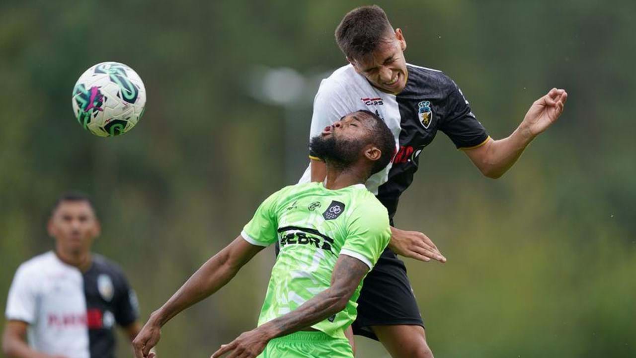 DESPORTO (Futebol) - Lank FC Vilaverdense de 'casa às costas