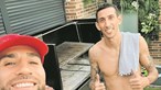 Jogadores do Benfica entre churrasco e praia