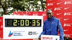Queniano estabelece novo recorde do mundo da maratona ao vencer em Chicago