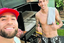 Jogadores do Benfica entre churrasco e praia