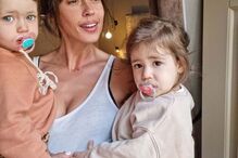 Débora Monteiro com as filhas, Alba e Júlia