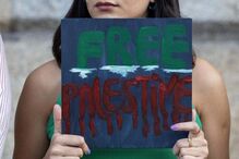 Quase cem pessoas em manifestação pela libertação da Palestina no Porto