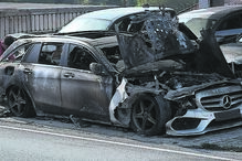 Quatro carros ficaram destruídos