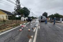 Colisão entre dois carros e uma carrinha no Montijo