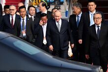 Vladimir Putin aterra em Pequim para reunir com Xi Jinping