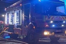 Incêndio destrói oficina e nove carros em Sintra