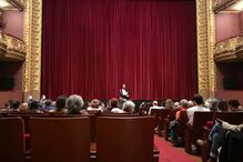 Ativistas do grupo Climáximo interrompem espetáculo no Teatro São Luiz em Lisboa