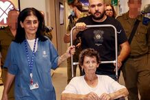 Yocheved Lifshitz foi libertada pelo Hamas na segunda-feira à noite