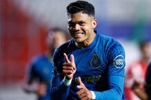 Evanilson bisou pelo FC Porto frente ao Antuérpia na Liga dos Campeões