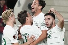 Equipa do Sporting celebra golo de Coates na Liga Europa frente ao Raków