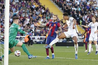 Jude Bellingham marcou os dois golos do Real Madrid