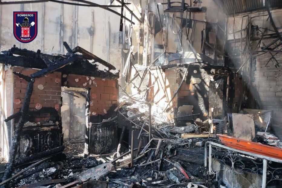 Interior da discoteca que ficou destruída após incêndio em Murcia