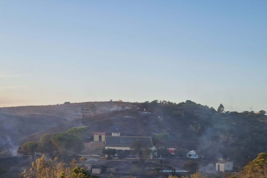 Incêndio deflagra em Aljezur
