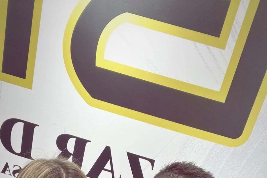 Sónia Jesus com o companheiro, Vítor Soares, na loja Big Bazar Sónia