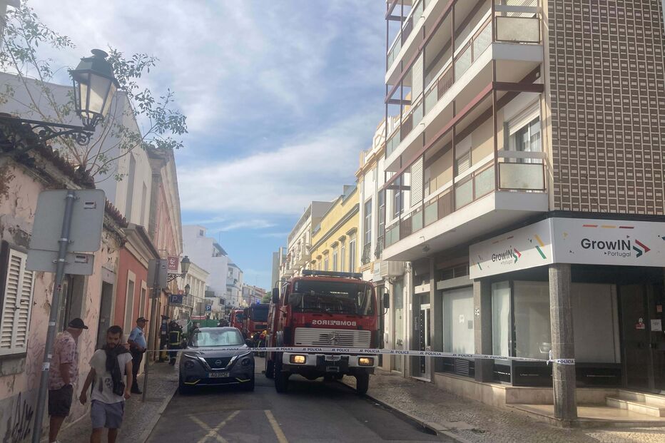 Fogo em restaurante em Faro