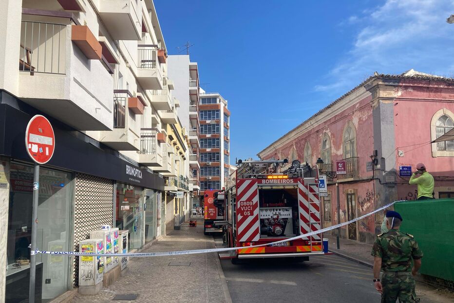 Fogo em restaurante em Faro