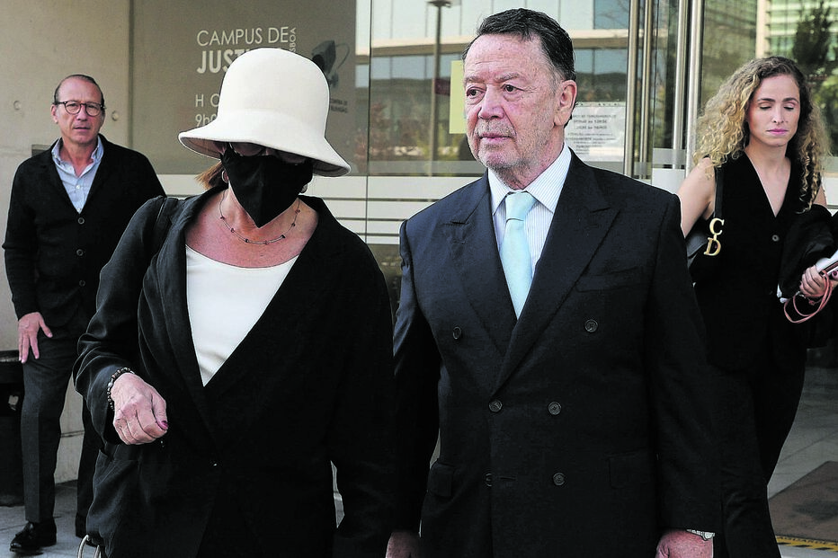 Alexandra e Manuel Pinho à saída do tribunal 