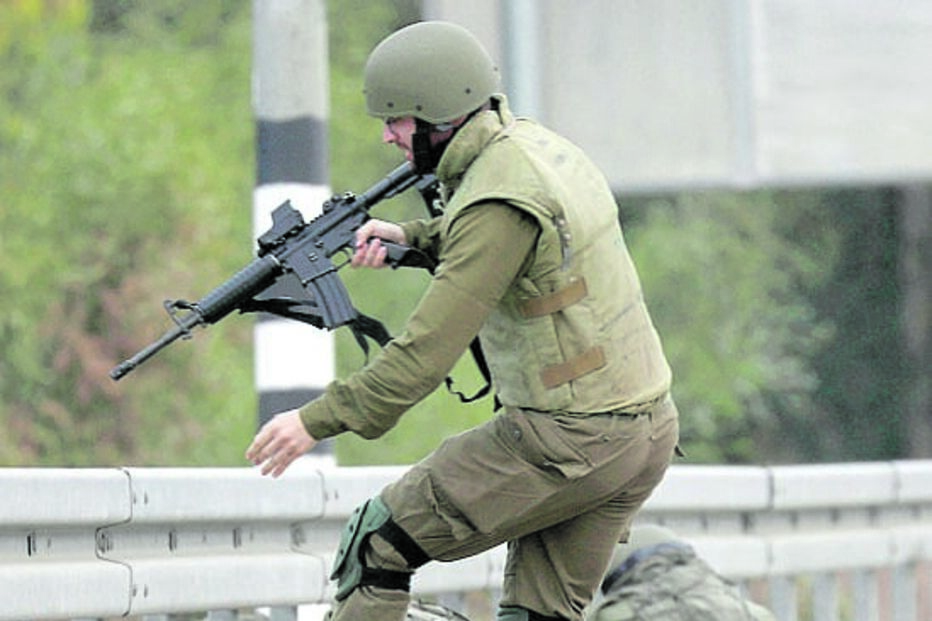 Forças israelitas ainda combatem terroristas no Sul do país