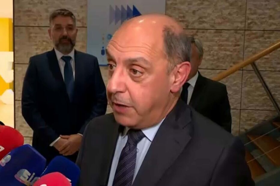 Braço de ferro entre médicos e ministro