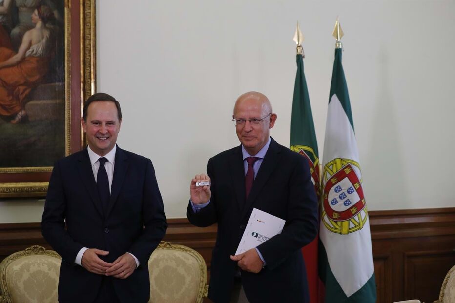 Documento foi entregue esta terça-feira ao Parlamento