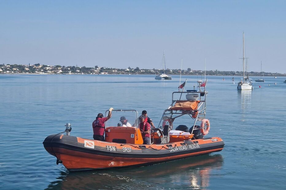 Homem encontrado morto na praia da Armona Ria em Olhão