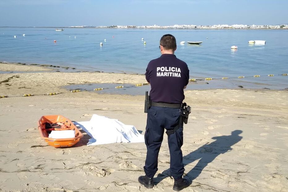 Homem encontrado morto na praia da Armona Ria em Olhão