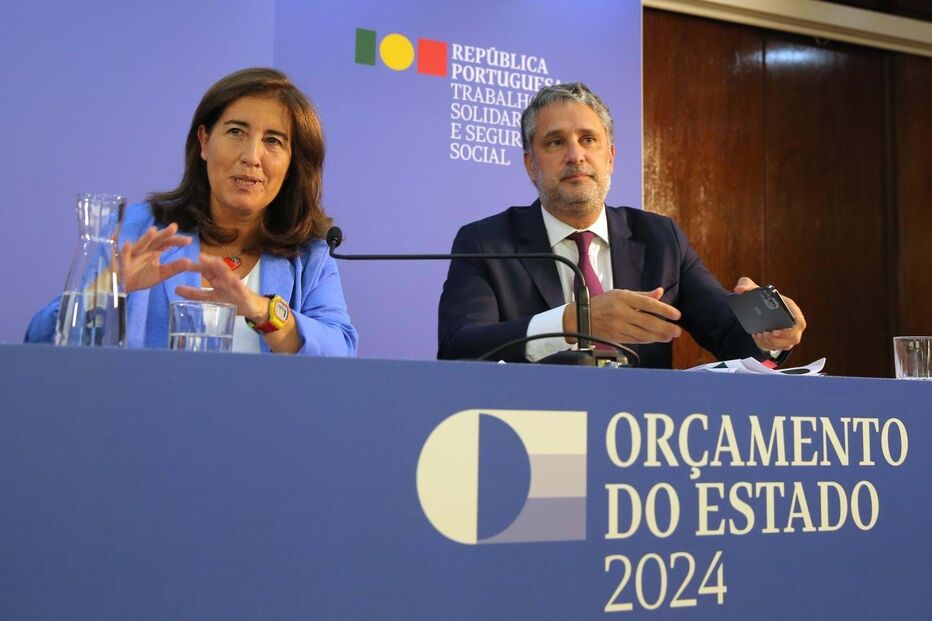 A ministra Ana Mendes Godinho e o secretário de Estado Gabriel Bastos apresentaram o orçamento para 2024 da Segurança Social  