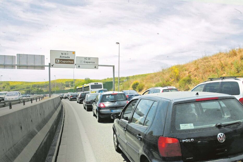 Governo vai introduzir um incentivo ao abate de veículos, uma exigência antiga do setor automóvel