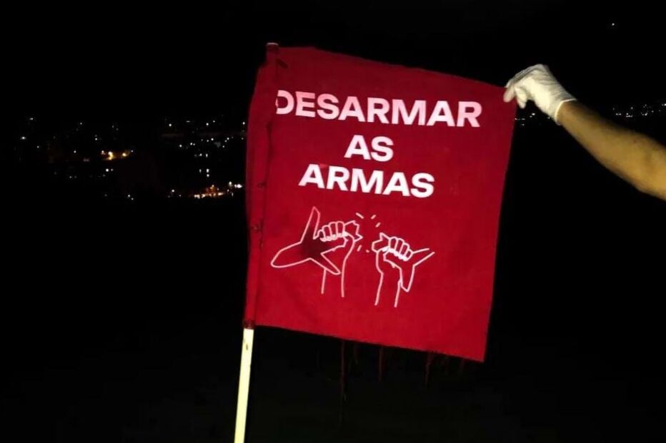 Ativistas entram em campo de golfe do Paço do Lumiar