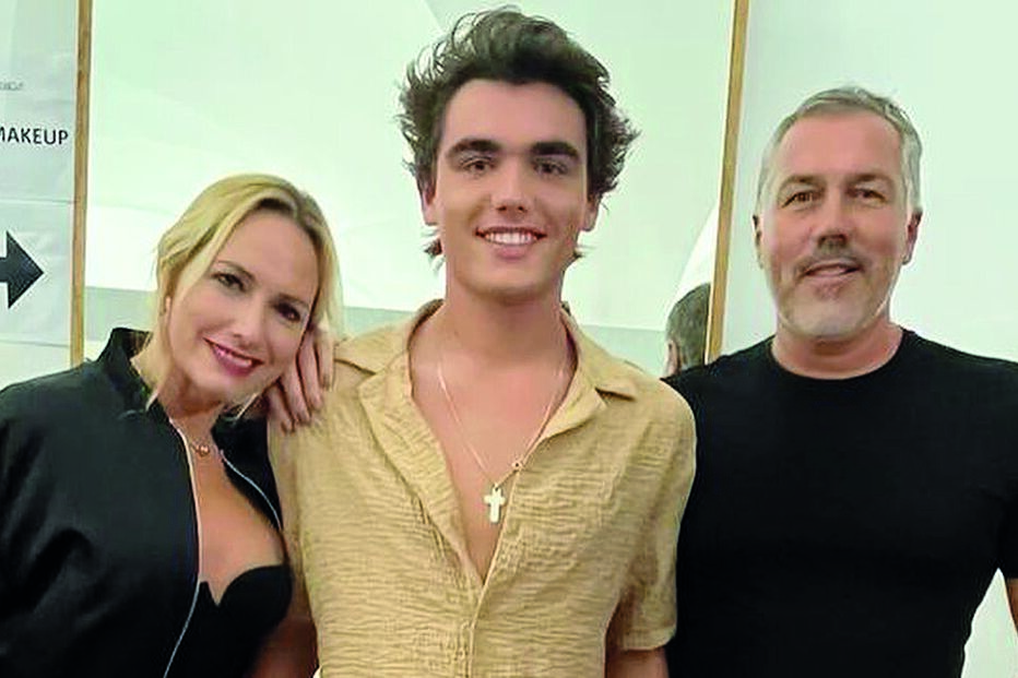 Fernanda Serrano, o filho Santiago, de 18 anos, e Pedro Miguel Ramos