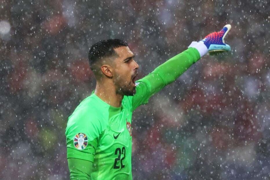 Diogo Costa sofreu o primeiro golo de Portugal na era Martínez
