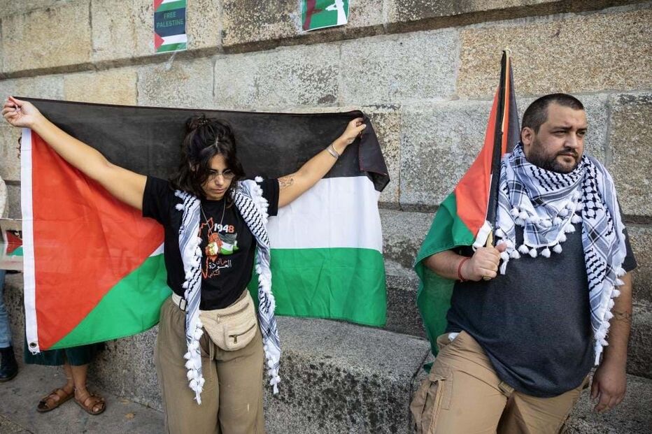 Quase cem pessoas em manifestação pela libertação da Palestina no Porto