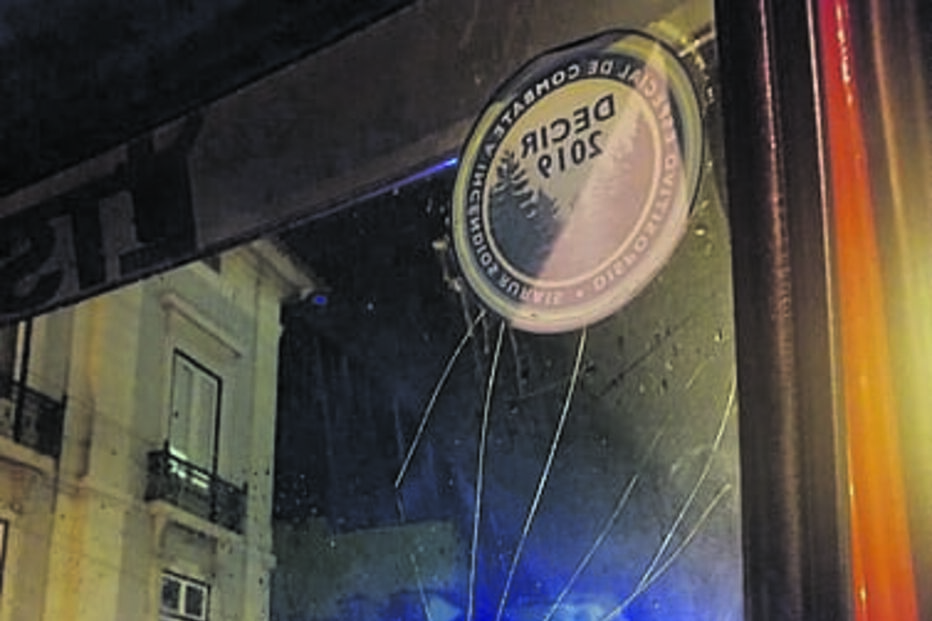 Viatura ficou inoperacional após o ataque