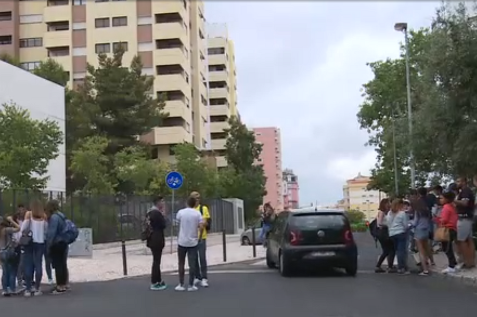 Tribunal retira filho de 13 anos aos pais por sucessão de faltas injustificadas à escola