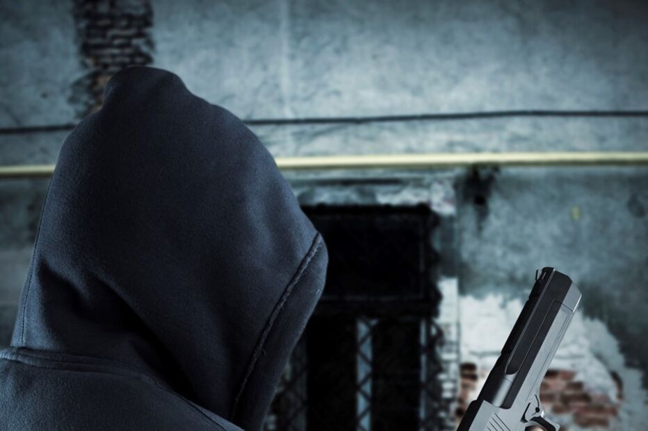 Assaltante com arma de plástico