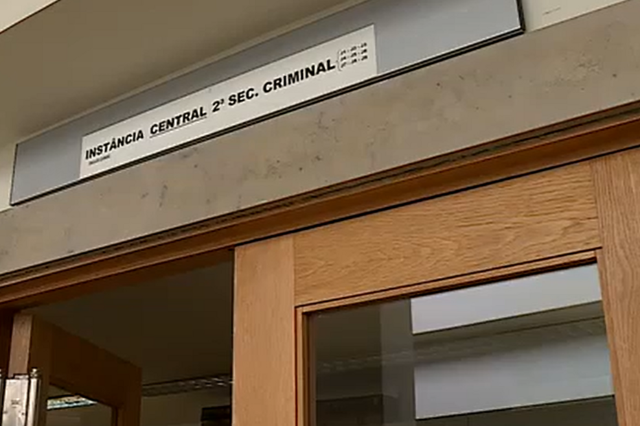 “Vou colocar bombas, vou rebentar com isto': Falso namorado de atriz ameaça juíza de morte