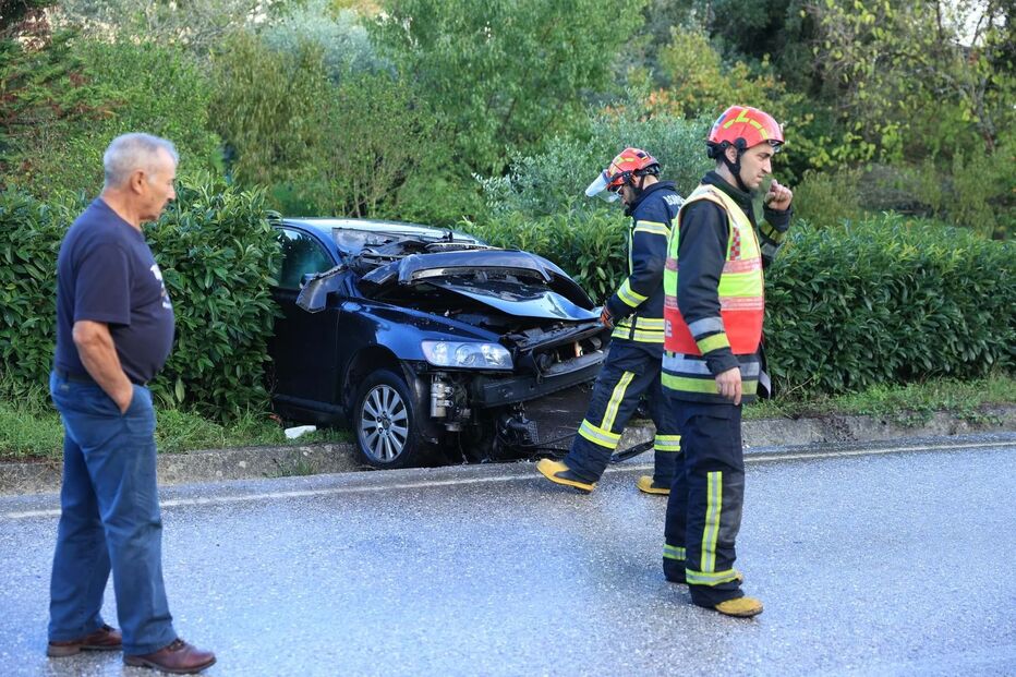 Quatro feridos em colisão entre dois carros em Soure