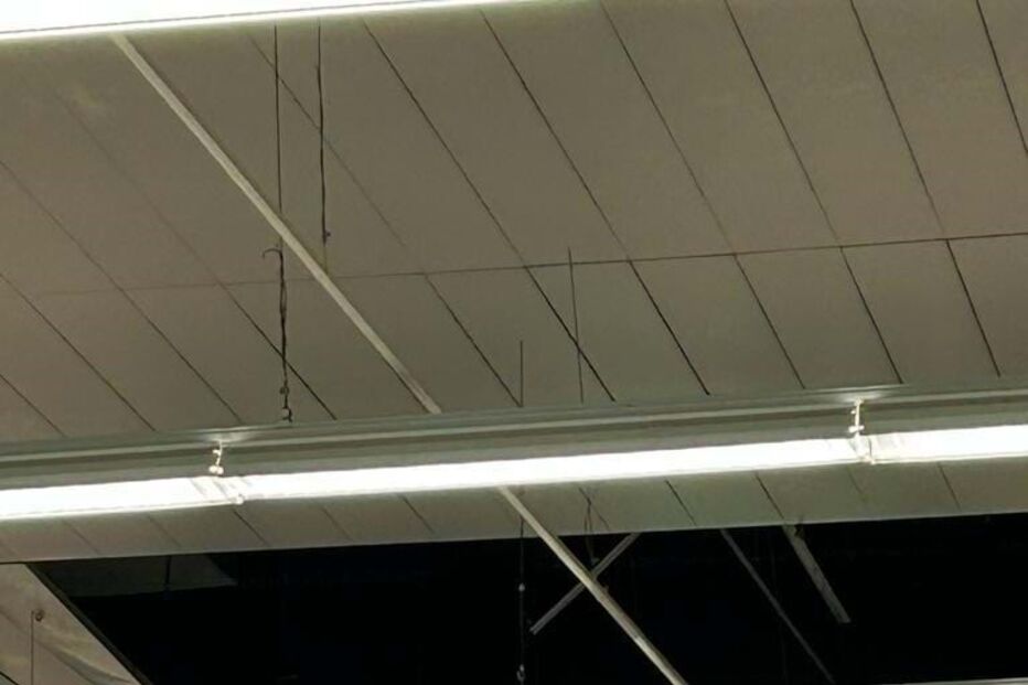 Mau tempo provoca inundação em supermercado no Barreiro