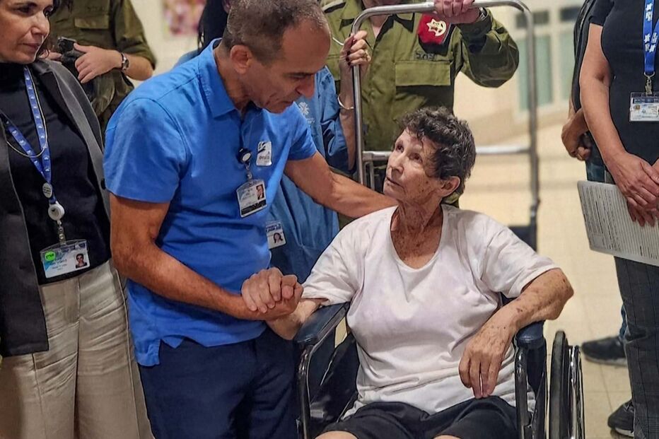 Yocheved Lifshitz foi libertada pelo Hamas na segunda-feira à noite