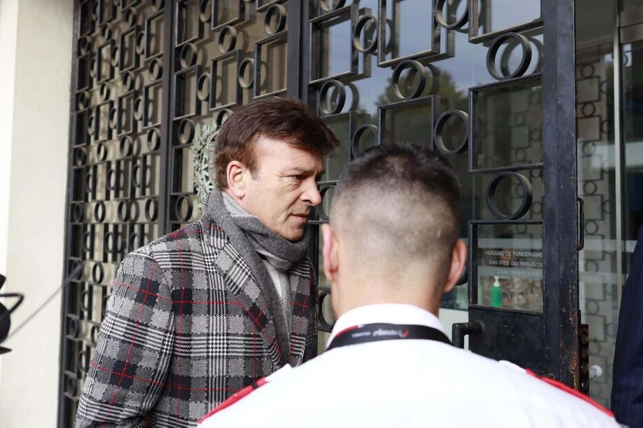 Tony Carreira chega a tribunal para o julgamento da morte de Sara Carreira