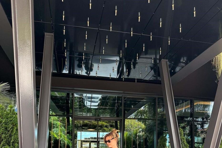 Kelly Bailey com o filho Vicente Blue