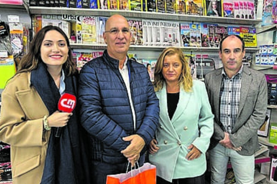 Jornalistas da CM/CMTV no ponto de venda Flavimpério