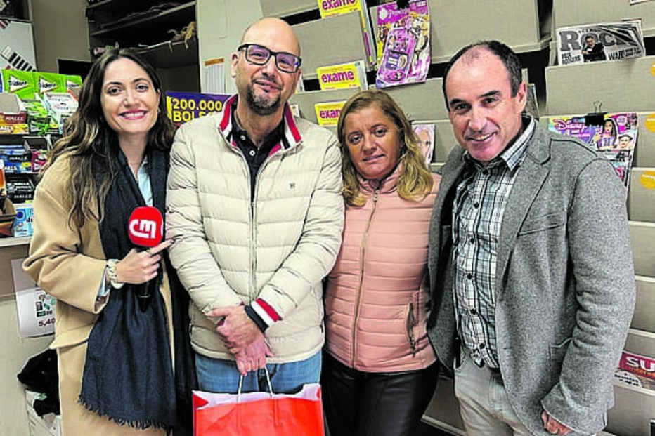 Jornalistas do CM/CMTV na Papelaria Trajano
