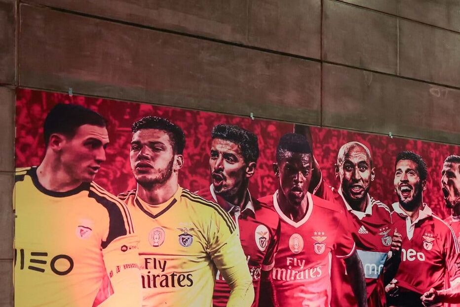 Benfica celebra 20 anos do Estádio da Luz com inauguração do 'mural dos campeões'