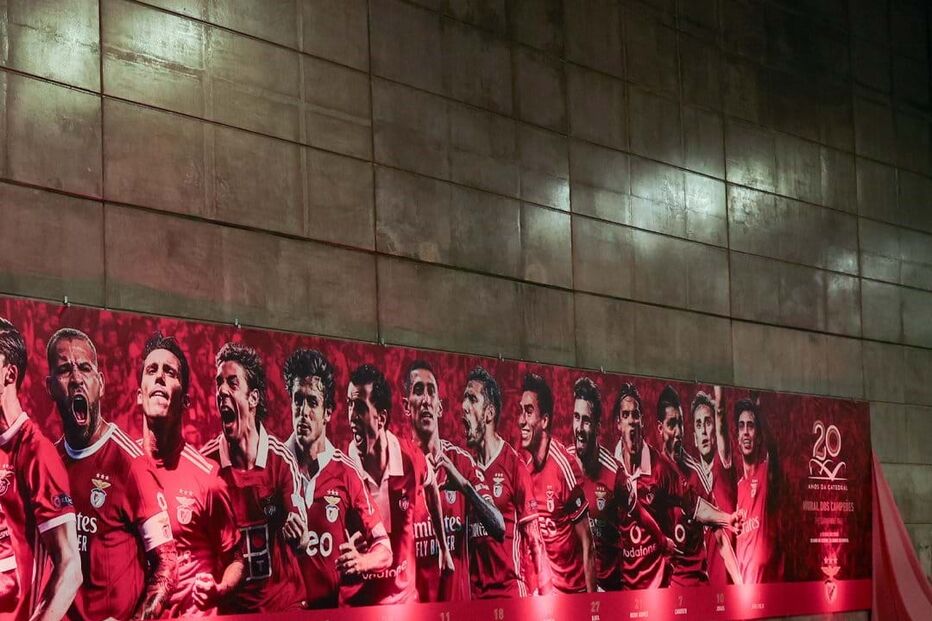 Benfica celebra 20 anos do Estádio da Luz com inauguração do 'mural dos campeões'