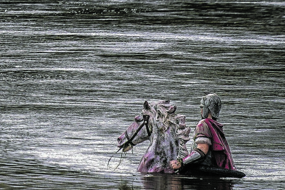 Rio Lima cobriu estátua em Ponte de Lima